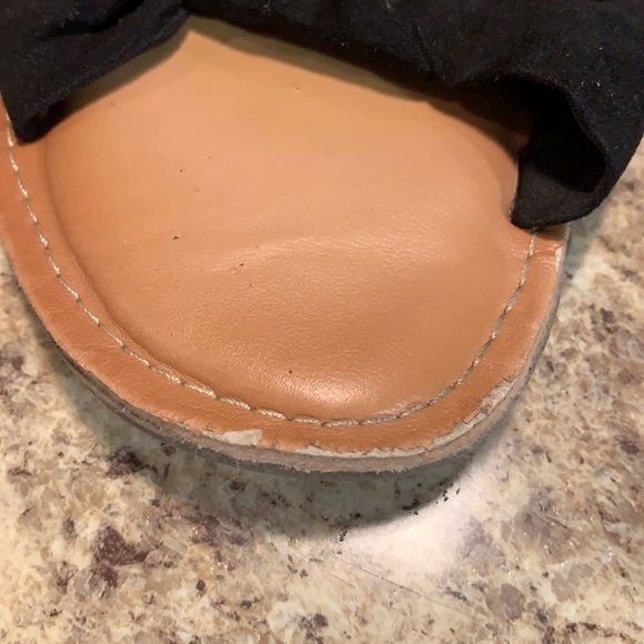 Old navy size 10 black sandals - Picture 4 of 8